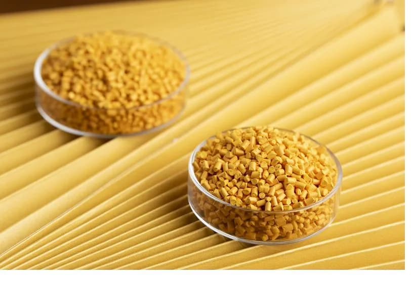 Yellow color masterbatch granules